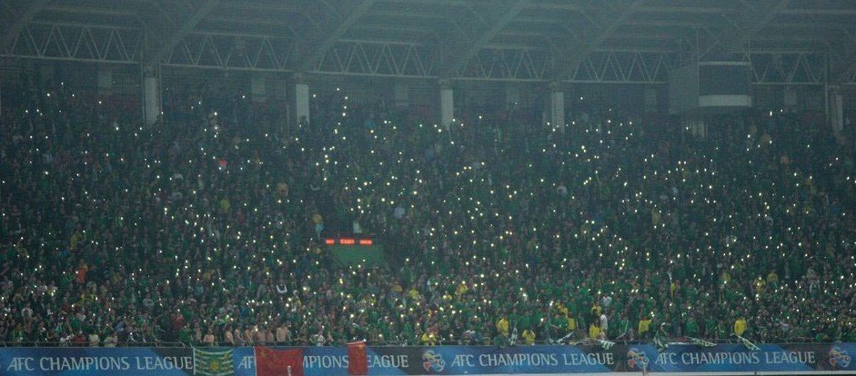 解读工体球迷文化进程 从绿卡片迈向星空夜