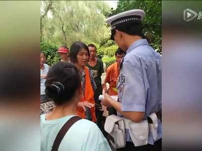 [视频]郑州六旬环卫工扫落叶 遭健身大妈辱骂殴打