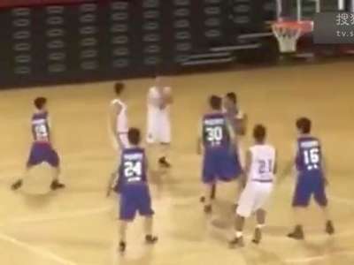 [视频]福州市长球技惊倒众人 网友质疑给领导放水