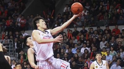 CBA-辗转腾挪!布朗快攻反击演超华丽上篮