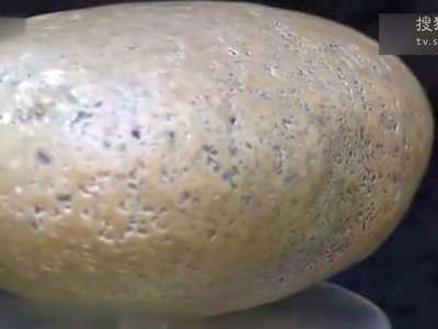 [视频]云南会泽现陨石“夜明珠” 专家估价过亿元