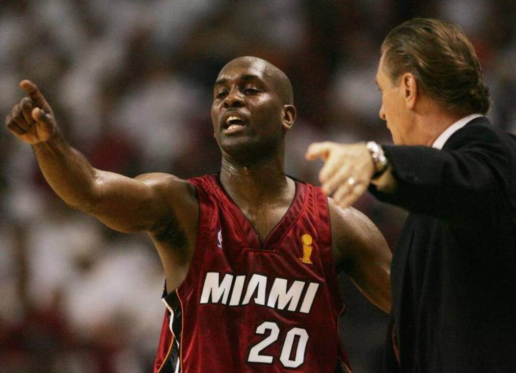 历史上的9月23日：生涯最后一季！手套佩顿续约热火