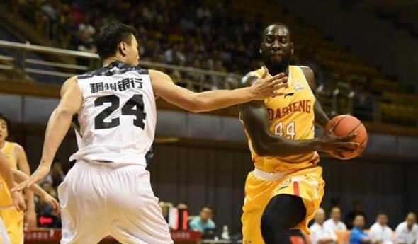 CBA季前赛-吴前26分 同曦三外援合砍56分险胜