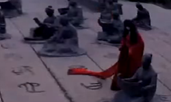 常州一景区监控发现鬼魂乱舞！