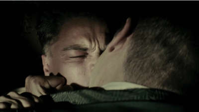 《胡佛》片段：小李子和男友相爱相杀，竟然还被强吻！