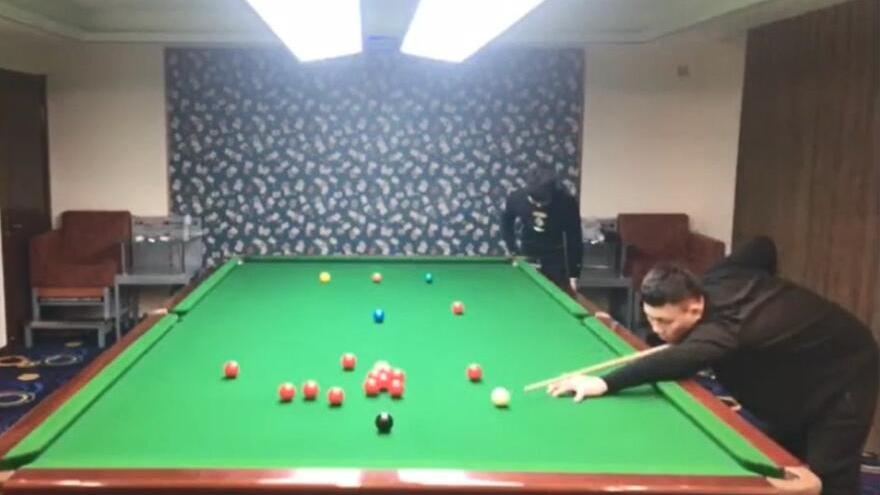 天赋异禀!郑宇伯怒轰147 黑八斯诺克二宝玩通