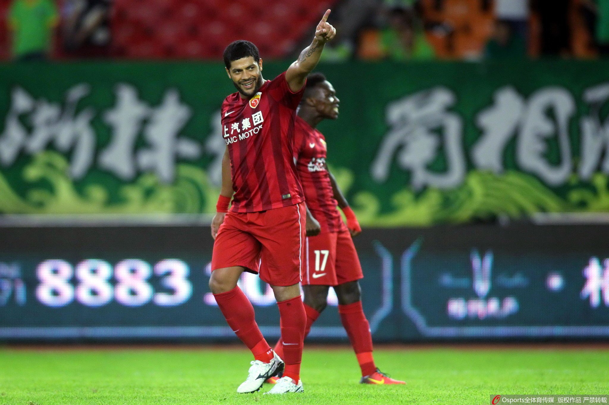 砸钱挖人上港难撼恒大王者地位 中超班霸强在