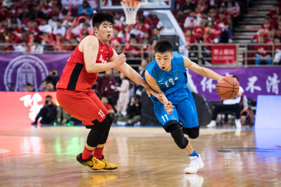 北京四中再登巅峰 勇夺北京耐克高中篮球联赛