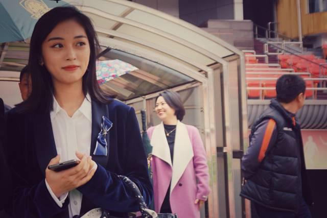 大连千兆美女老总带队访问北京中赫国安 向当