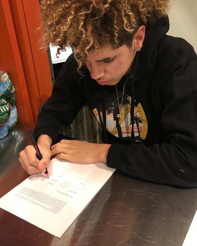 CBA计划泡汤!鲍尔兄弟正式签约立陶宛联赛