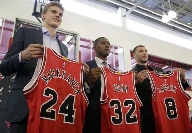 NBA头号黑马!10连败逼出疯狂7连胜,两帝星蜕变接班韦德、司机