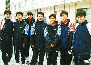 泰国小朋友合唱梅西之歌 小清新范儿萌爆你