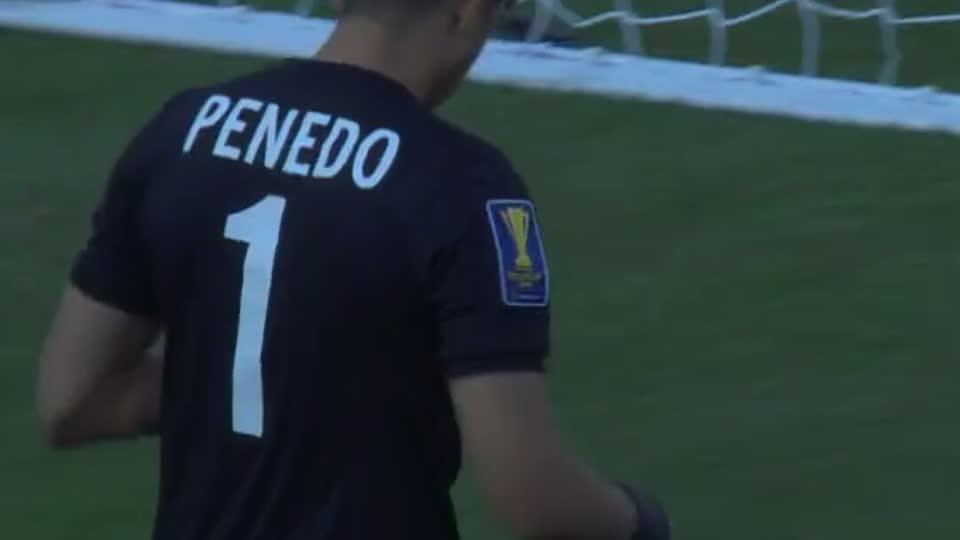 迪斯科亚禁区内大力扫射 巴拿马守门员双掌将