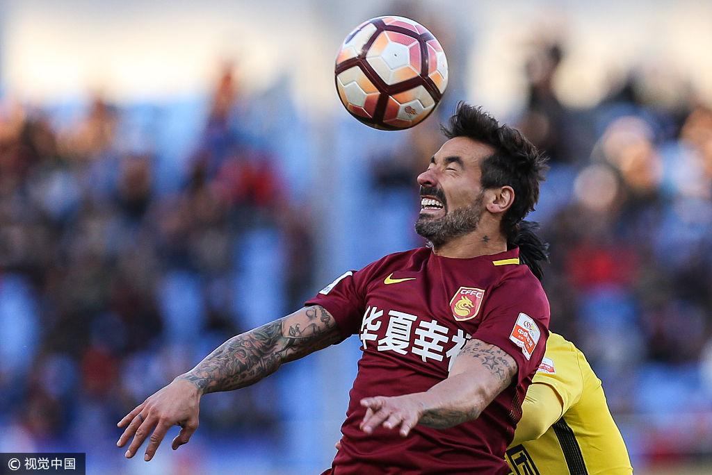 中超-野牛两球拉维奇建功 河北华夏幸福3-0广州