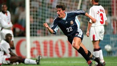 小贝欧文已看呆!最经典任意球配合 萨内蒂爆破