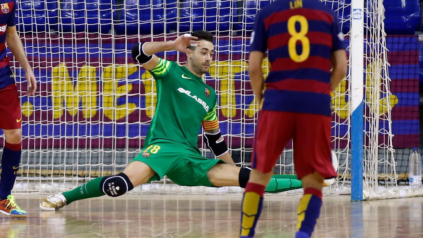 室内足球也火爆!巴萨五人制足球超吊神扑救