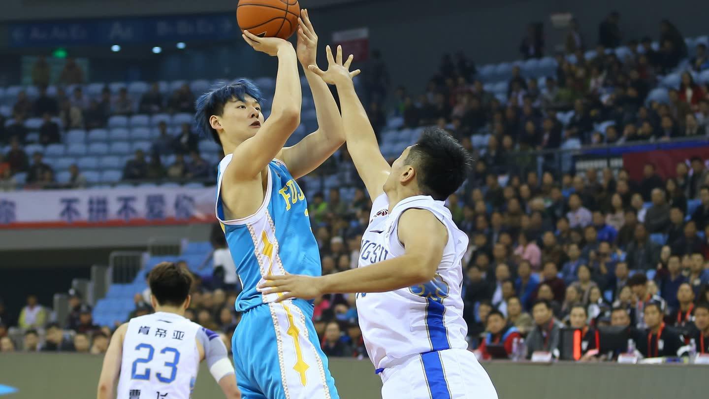 CBA第5轮十佳球 易建联里程碑盖帽+孟铎逆天