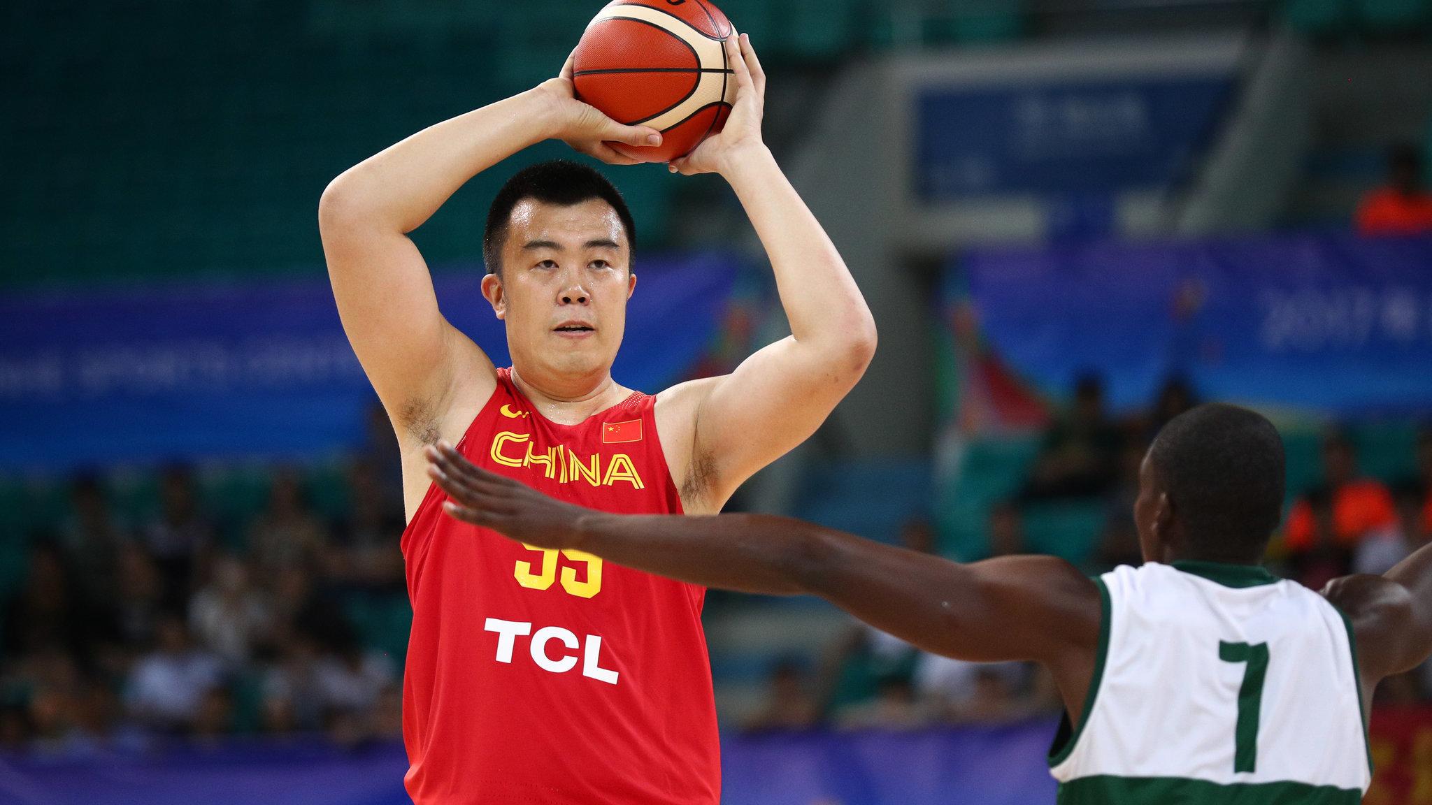 许晋哲谈两岸球员不同:CBA球员不动脑 体院有弊端