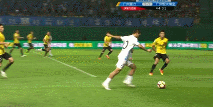 进球-小手枪又打起来了 扎哈维头球破门反超比分