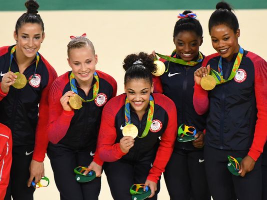 夺金旋风后 美国女子体操队的生活将被聚光灯