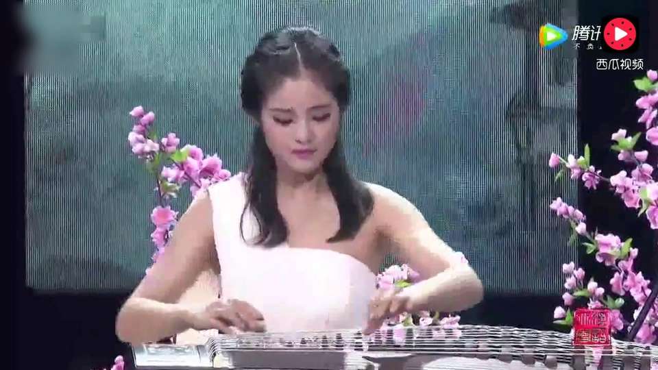 中国笛子名家唐俊乔演奏《梅花三弄》,这场面真美