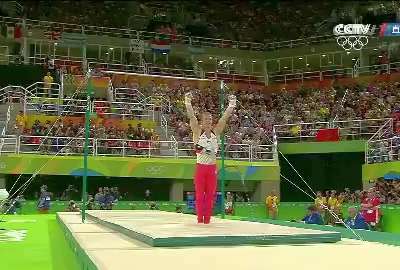 [视频]男子单杠决赛德国选手摘得金牌 卫冕冠军险受伤