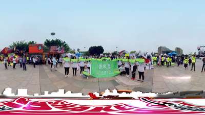 南京举行光猪跑 选手个签引爆笑