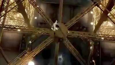 《尖峰时刻3》片段：成龙大战真田广之，埃菲尔铁塔上决生死