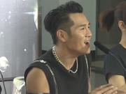 曹格感谢太太陪同 现场为太太演唱生日歌