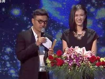 霸气美女<em>打台球</em>内裤<em>扎头发</em>,hold不住啊_百度视