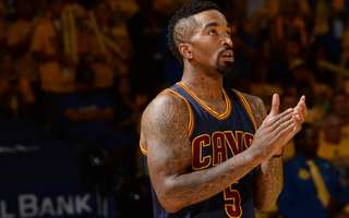 30岁生快!劲爆mv回顾jr生涯神经刀表现