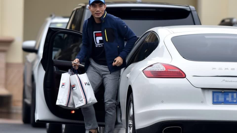 恒大豪车队 郑智高神开顶级座驾备战世俱杯